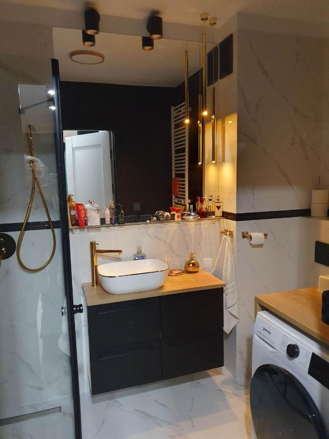 Apartament 3 Pokojowy Lub Pokoj W Mieszkaniu W Nowym Bloku Varsó Kültér fotó