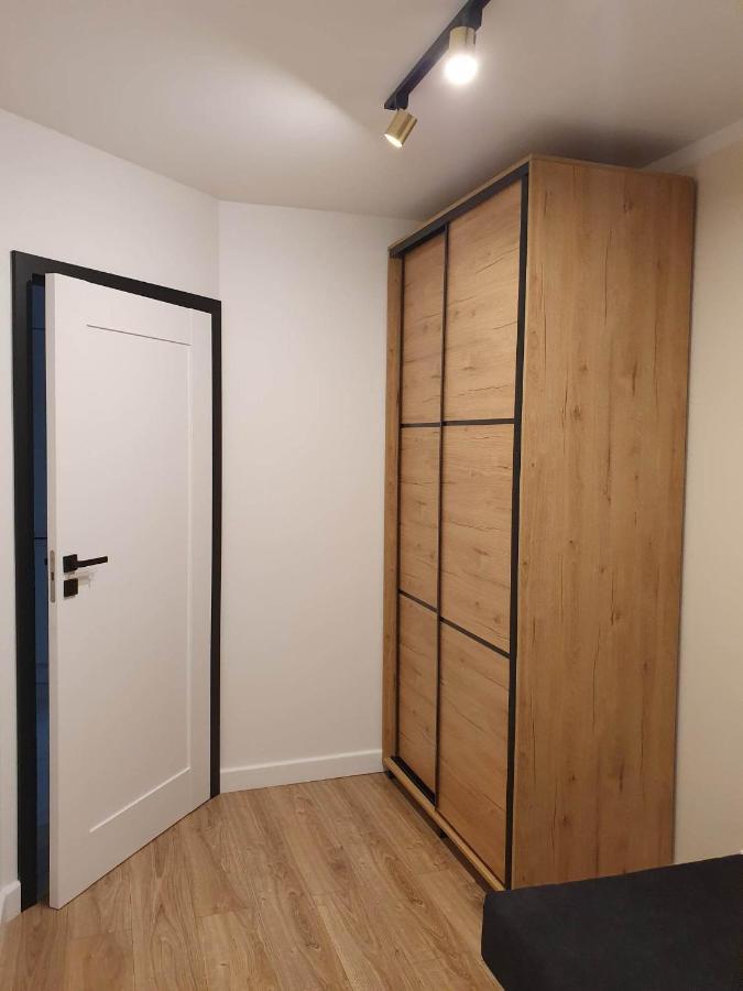 Apartament 3 Pokojowy Lub Pokoj W Mieszkaniu W Nowym Bloku Varsó Kültér fotó