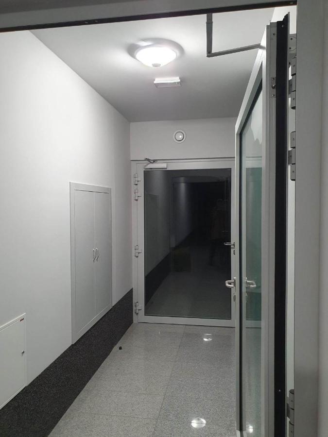 Apartament 3 Pokojowy Lub Pokoj W Mieszkaniu W Nowym Bloku Varsó Kültér fotó