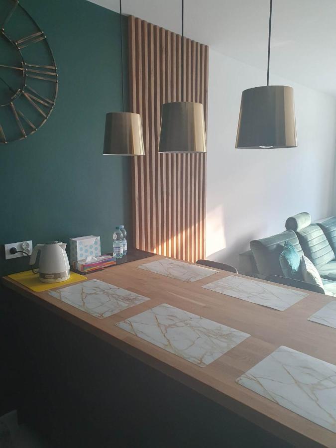 Apartament 3 Pokojowy Lub Pokoj W Mieszkaniu W Nowym Bloku Varsó Kültér fotó