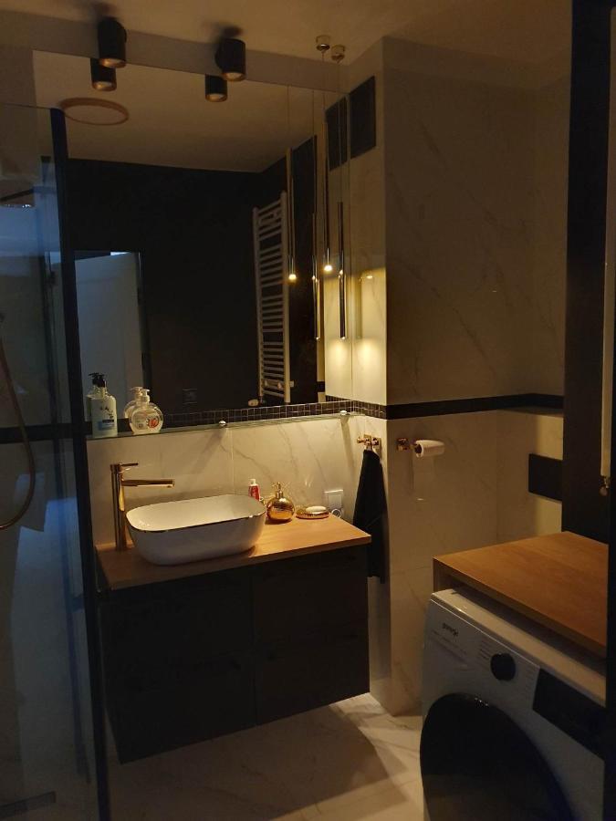 Apartament 3 Pokojowy Lub Pokoj W Mieszkaniu W Nowym Bloku Varsó Kültér fotó